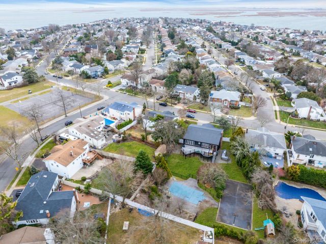 1815 Cynthia Lane, Merrick, NY 11566