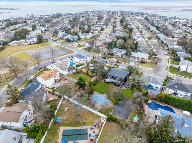 1815 Cynthia Lane, Merrick, NY 11566