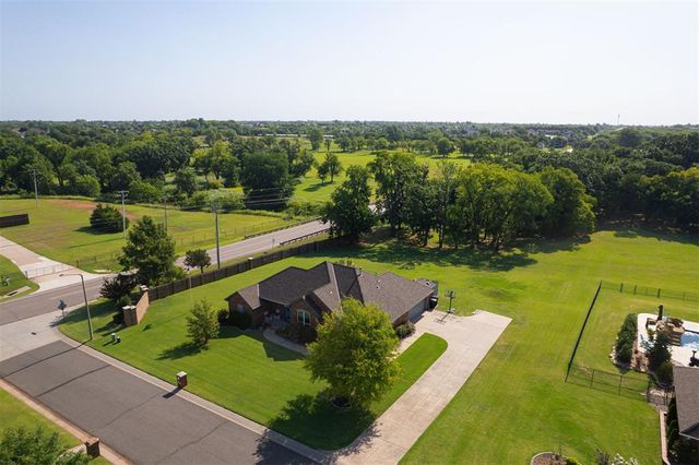 3500 Stratford Place, Moore, OK 73160