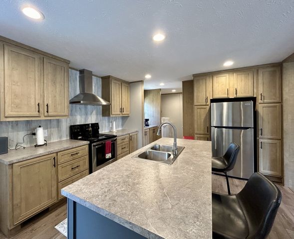 443 Sickler Rd, Hohenwald, TN 38462