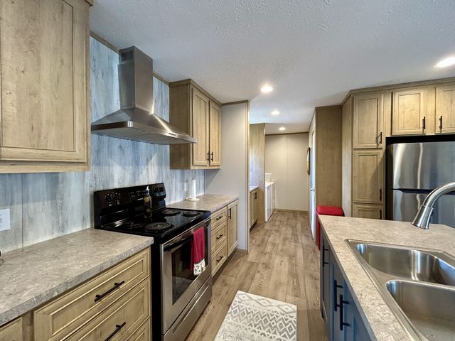 443 Sickler Rd, Hohenwald, TN 38462