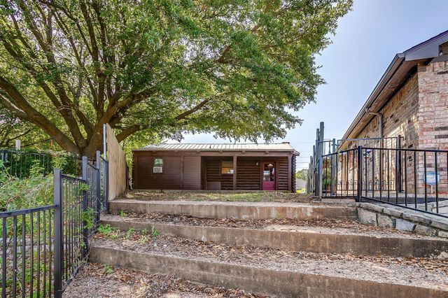 4522 Robin Court, Granbury, TX 76049