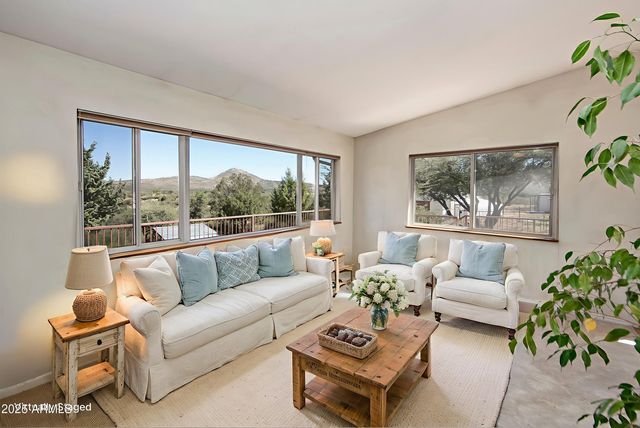 11800 W FADED WHISTLE Road, Skull Valley, AZ 86338