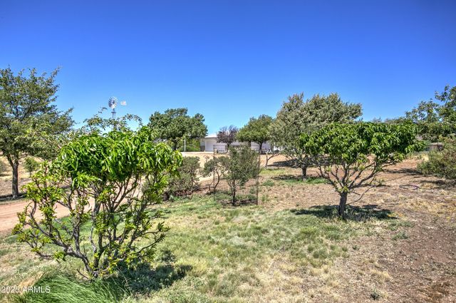 11800 W FADED WHISTLE Road, Skull Valley, AZ 86338