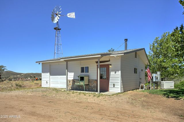 11800 W FADED WHISTLE Road, Skull Valley, AZ 86338