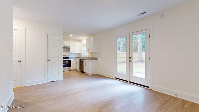 110 Greenford Place, Jacksonville, NC 28540