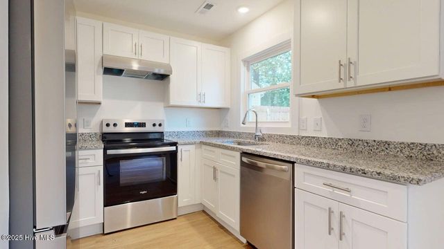 110 Greenford Place, Jacksonville, NC 28540