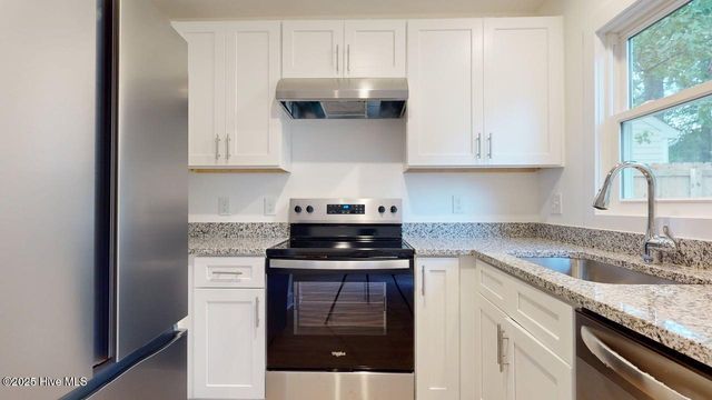 110 Greenford Place, Jacksonville, NC 28540