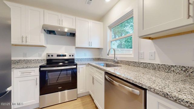 110 Greenford Place, Jacksonville, NC 28540