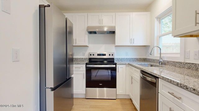 110 Greenford Place, Jacksonville, NC 28540