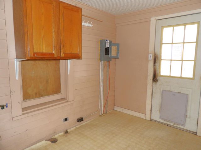 1007 E 14th, Winfield, KS 67156