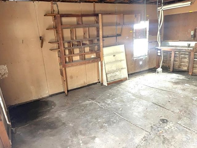 1007 E 14th, Winfield, KS 67156