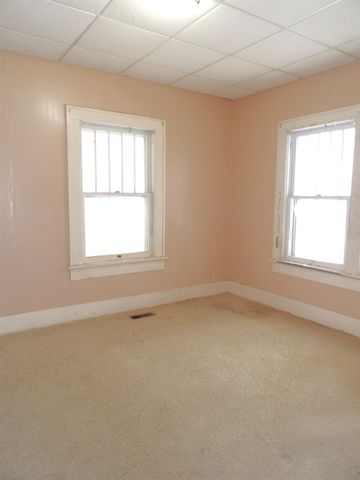 1007 E 14th, Winfield, KS 67156