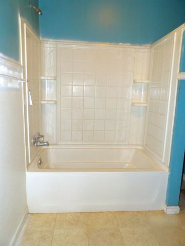 1007 E 14th, Winfield, KS 67156