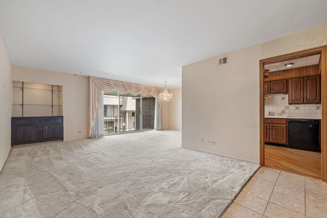 4114 W 99th Street C, Oak Lawn, IL 60453