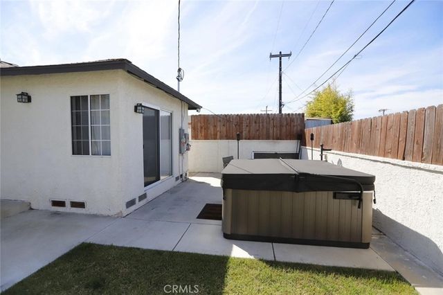 11925 Daleside Avenue, Hawthorne, CA 90250