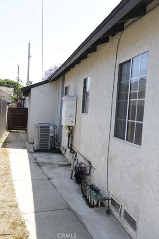11925 Daleside Avenue, Hawthorne, CA 90250