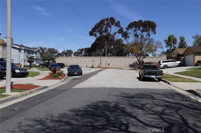 11925 Daleside Avenue, Hawthorne, CA 90250