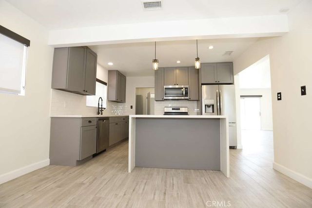 11925 Daleside Avenue, Hawthorne, CA 90250
