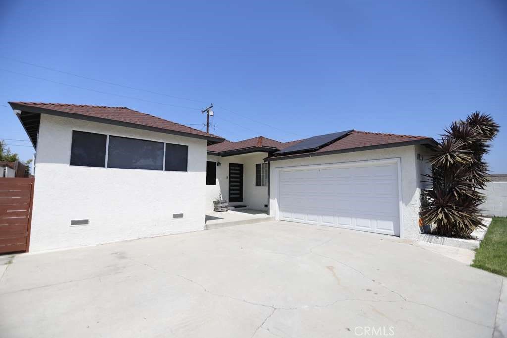 11925 Daleside Avenue, Hawthorne, CA 90250