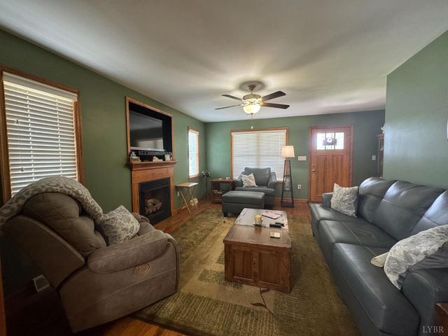 166 Dutch Lane, Appomattox, VA 24522