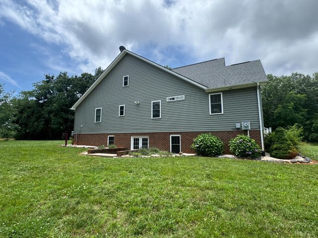 166 Dutch Lane, Appomattox, VA 24522