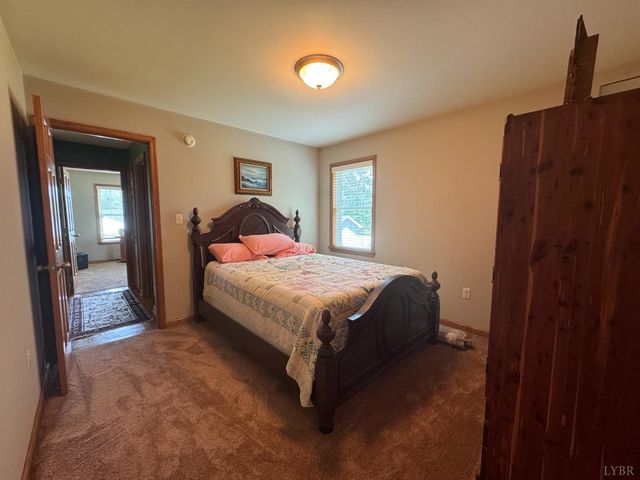 166 Dutch Lane, Appomattox, VA 24522