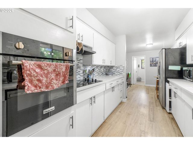3034 Se 170TH Ave, Portland, OR 97236