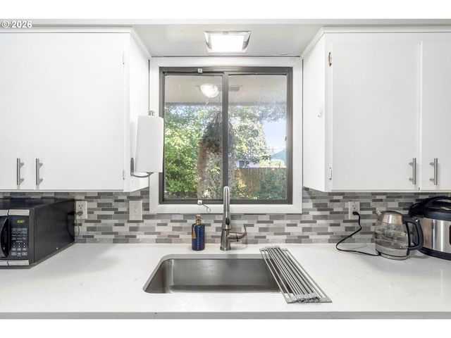 3034 Se 170TH Ave, Portland, OR 97236