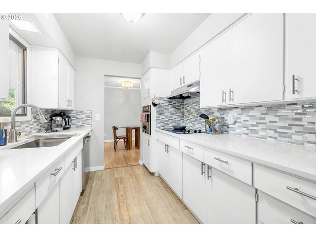 3034 Se 170TH Ave, Portland, OR 97236