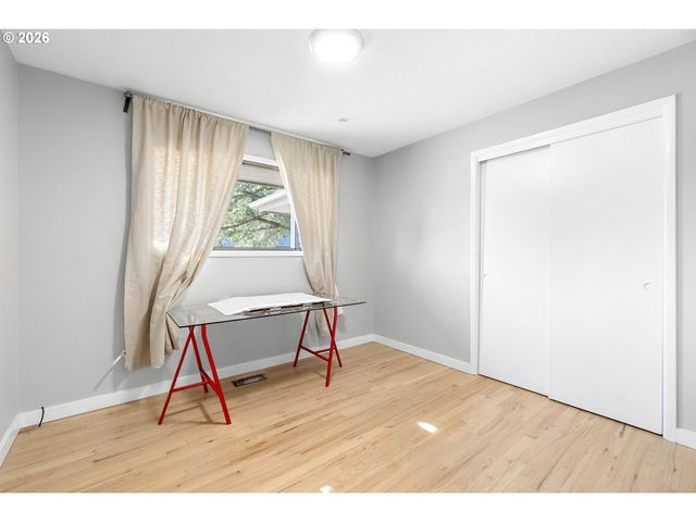 3034 Se 170TH Ave, Portland, OR 97236