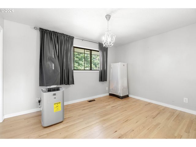 3034 Se 170TH Ave, Portland, OR 97236