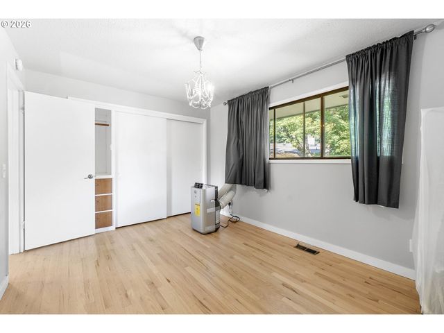 3034 Se 170TH Ave, Portland, OR 97236