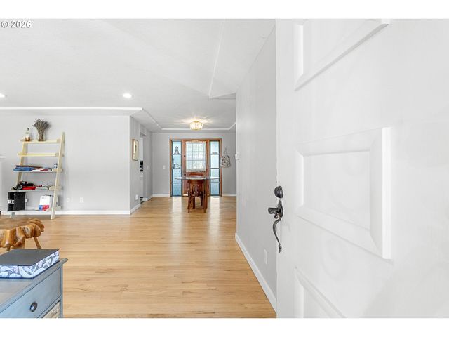 3034 Se 170TH Ave, Portland, OR 97236