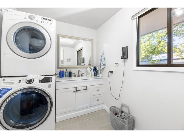 3034 Se 170TH Ave, Portland, OR 97236