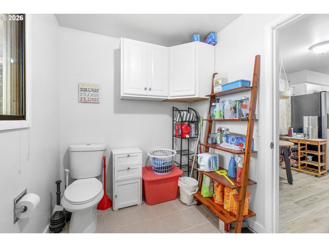3034 Se 170TH Ave, Portland, OR 97236