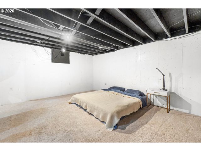 3034 Se 170TH Ave, Portland, OR 97236