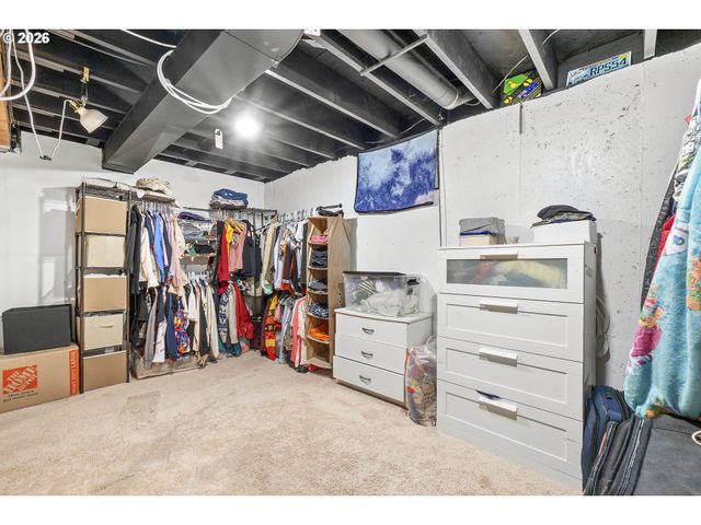 3034 Se 170TH Ave, Portland, OR 97236