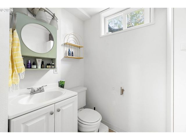 3034 Se 170TH Ave, Portland, OR 97236