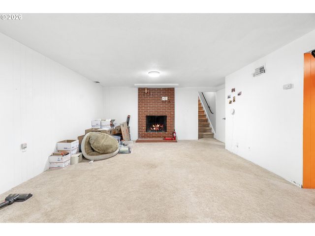 3034 Se 170TH Ave, Portland, OR 97236