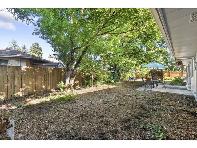 3034 Se 170TH Ave, Portland, OR 97236