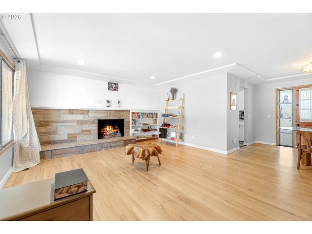 3034 Se 170TH Ave, Portland, OR 97236