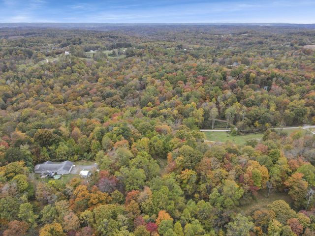 9600 Larimer Road, Logan, OH 43138