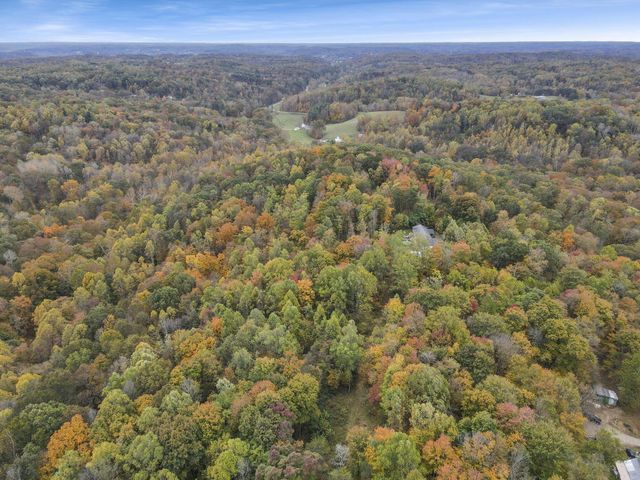 9600 Larimer Road, Logan, OH 43138