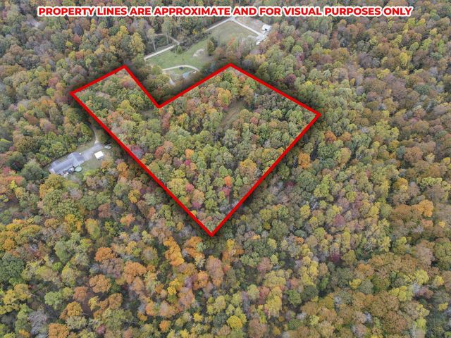 9600 Larimer Road, Logan, OH 43138