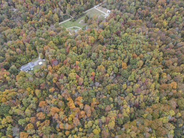 9600 Larimer Road, Logan, OH 43138