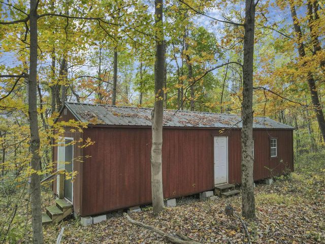 9600 Larimer Road, Logan, OH 43138