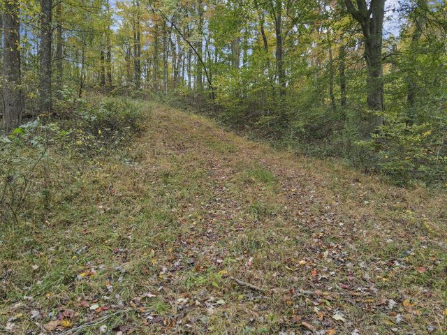 9600 Larimer Road, Logan, OH 43138