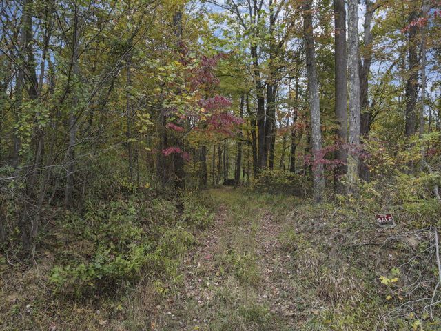 9600 Larimer Road, Logan, OH 43138