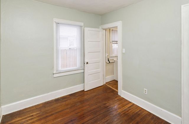 503 E Tiffin Avenue, Des Moines, IA 50313